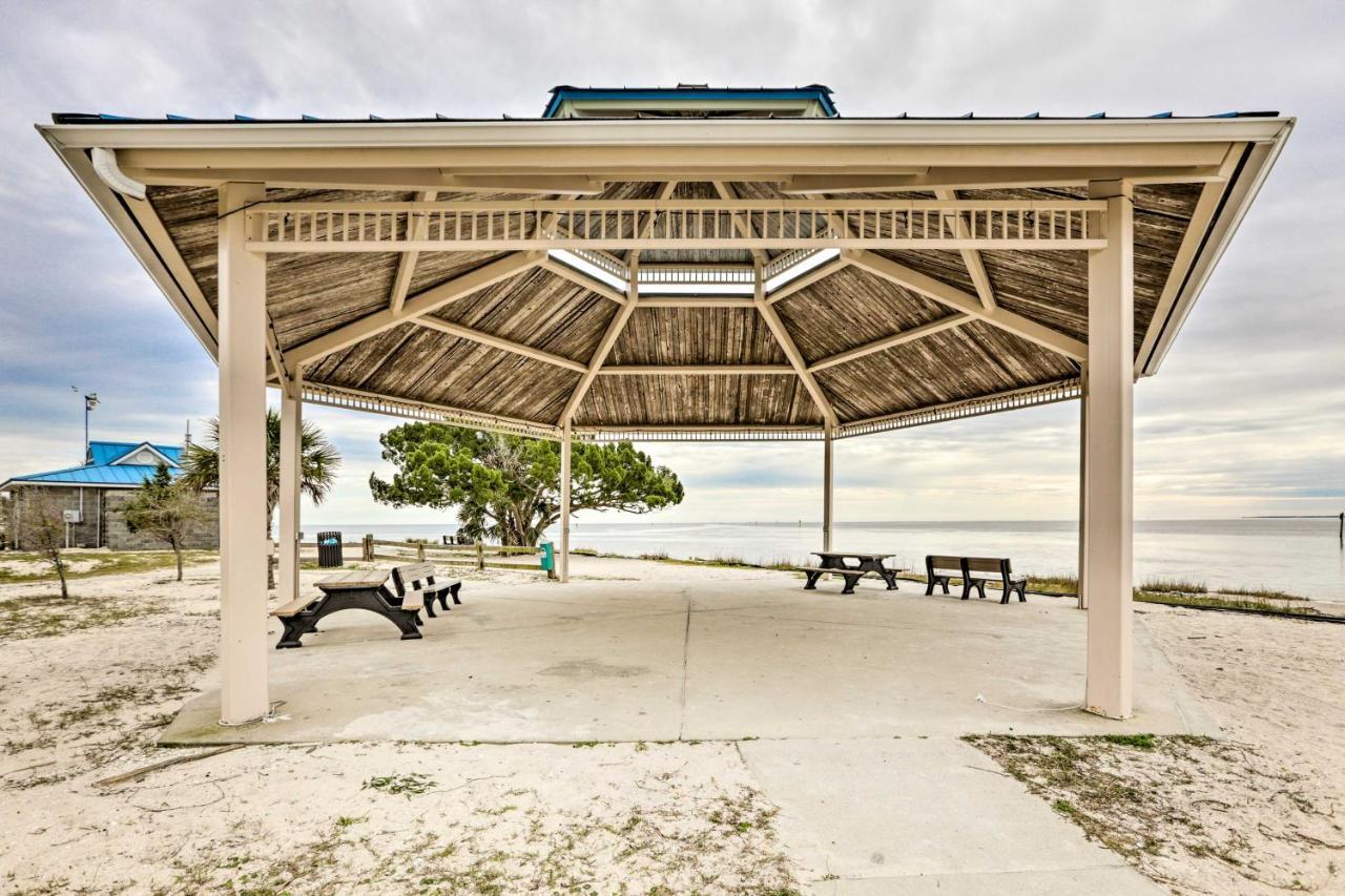 Waterfront Escape With Balcony On Shell Point Beach! Panacea Exterior photo